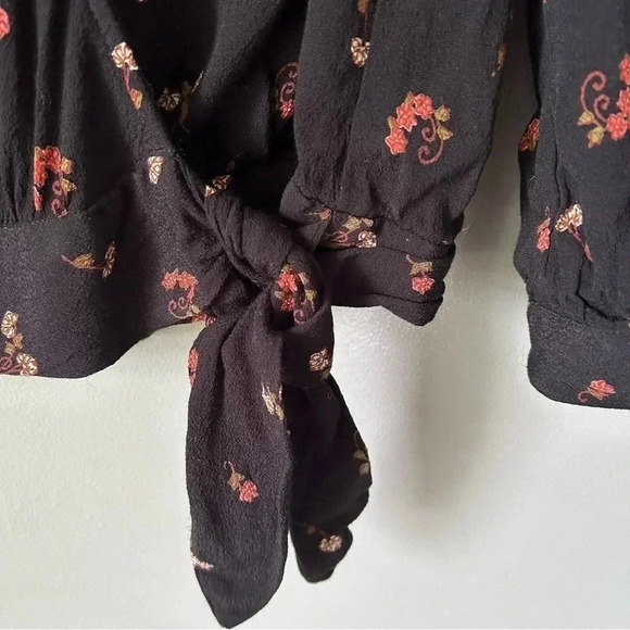 Madewell | Délicate Wrap  Blouse - Picture 5 of 8